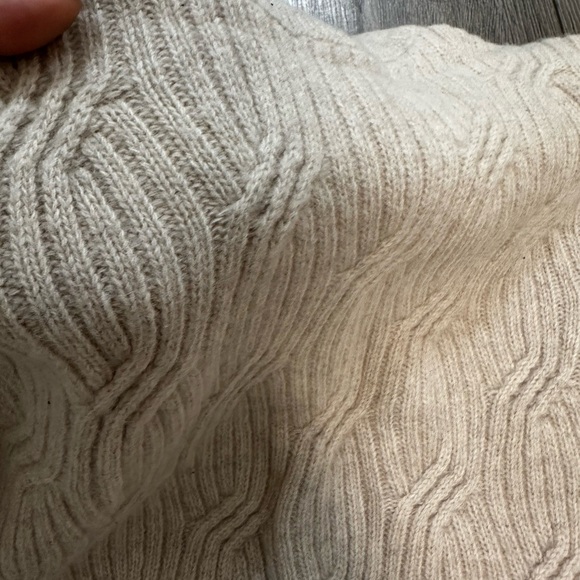 Massimo Dutti Turtlenecks Sweater. - Picture 3 of 5